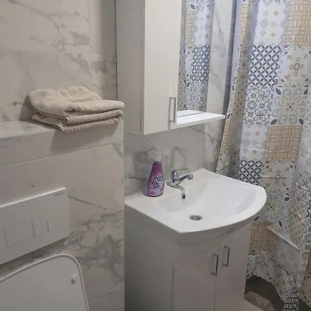 King Apartment *